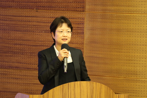 教學部副主任謝明蓁醫師，全程參與工作坊的實作課程。(人文真善美陳毅麟攝)