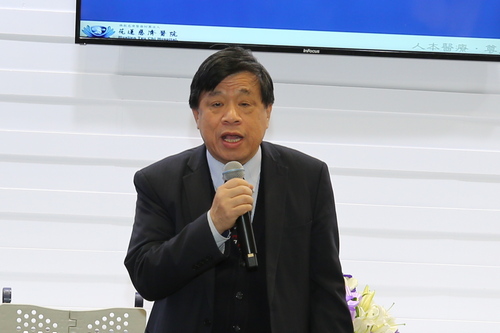 蘇文龍董事長認為，尖端醫深耕細胞保存與細胞治療領域多年，有機會能與花蓮慈院產業結盟，完成台灣首例CIK細胞治療，雙方的合作好比阿姆斯壯的一小步，對於臺灣細胞治療發展很重要。