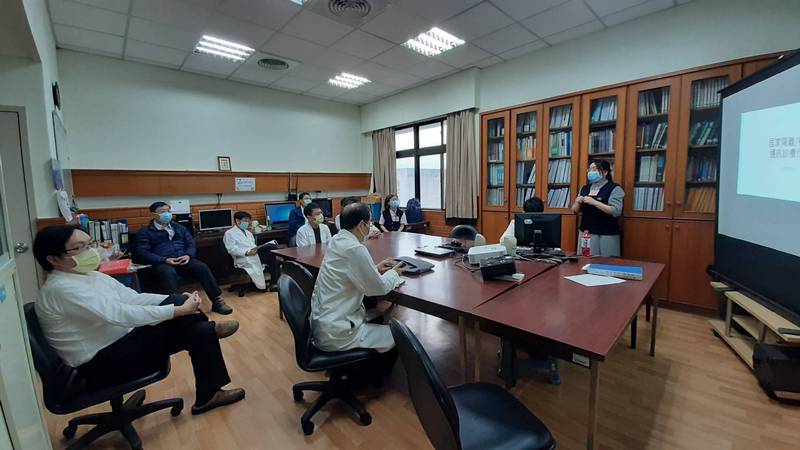 花蓮慈院醫事室及家庭醫學科醫師已完成通訊診療操作訓練。(拍攝/醫事服務組組長謝佩玲)