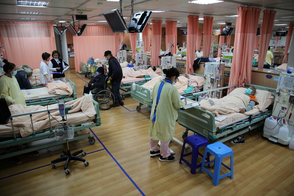 花蓮慈院血液透析室提供花東地區緊急透析治療，發展全方位的血液淨化治療，讓病人可以得到更好的照護