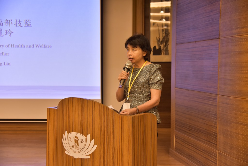 衛生福利部技監劉麗玲，感謝花蓮慈院培訓菲律賓的菁英種籽醫師。