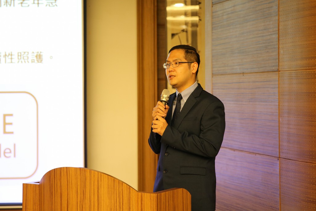 老年醫學科主任高聖倫表示,老年醫學科門診針對衰弱高齡的病人有衰弱防治治療,並設置高齡醫學病房,採用老年急性友善照護模式 老年醫學科主任高聖倫表示,老年醫學科門診針對衰弱高齡的病人有衰弱防治治療,並設置高齡醫學病房,採用老年急性友善照護模式