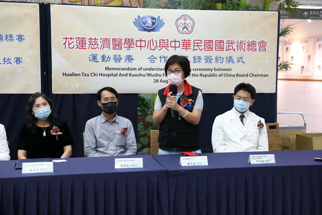 「花蓮慈濟醫院是花蓮縣大型活動的堅強後盾。」花蓮縣衛生局副局長鍾美珠表示