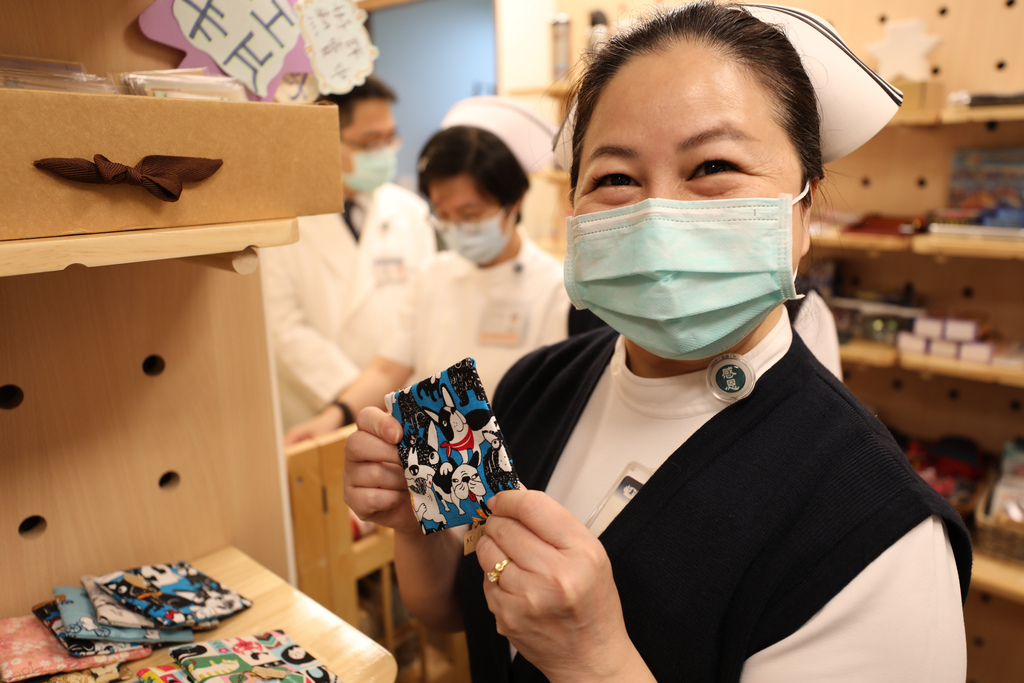 花蓮慈院護理同仁熱情支持精進小站,為護理部主任鍾惠君 花蓮慈院護理同仁熱情支持精進小站,為護理部主任鍾惠君