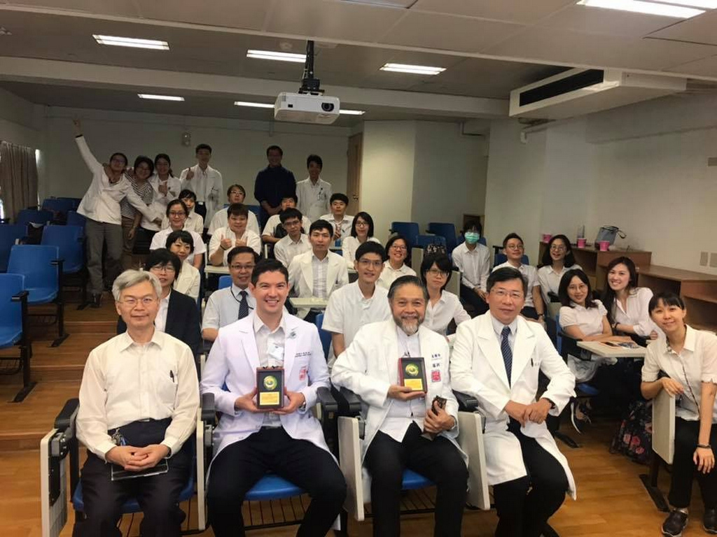 菲律賓的Kevin醫師透過視訊，克服菲律賓目前嚴重的疫情影響參加論壇