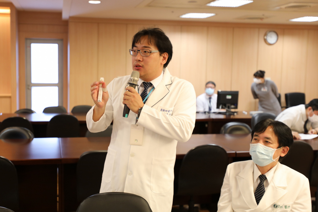 慈濟醫療法人創新研發中心技術長張嘉佑博士說明與生技中心的合作計畫。