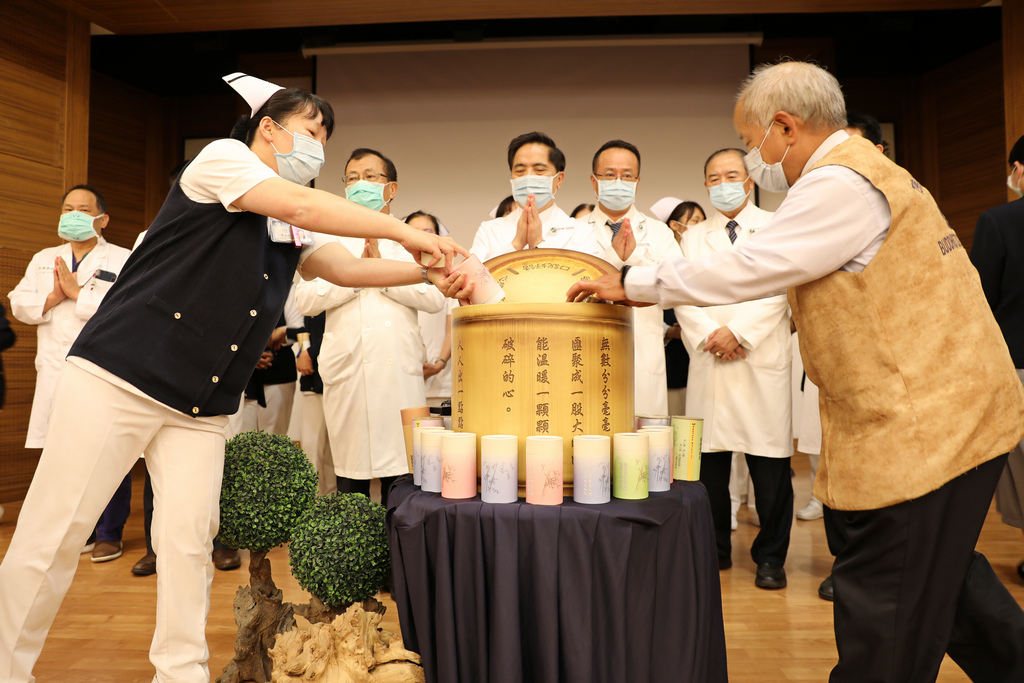 天鵝颱風重創菲律濱，全院同仁及志工熱情響應投下善念