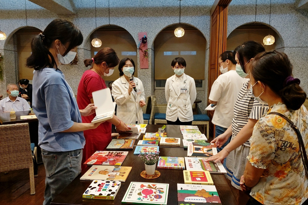 花蓮慈院兒少保護區域醫療整合中心加強門急診、病房的醫事人員對於辨認、採證兒虐或潛在高危險群的增能研討會