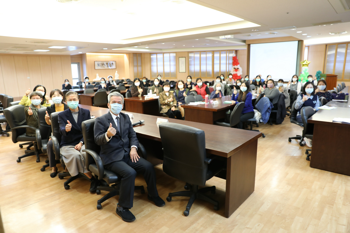 花蓮慈院院長室主任祕書陳星助分享如何整合各領域資源,來完善IDS守護健康的目標。 花蓮慈院院長室主任祕書陳星助分享如何整合各領域資源,來完善IDS守護健康的目標。