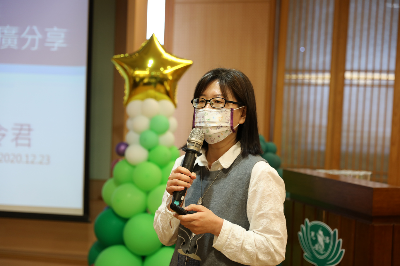 台東馬偕醫院護理部主任曾令君分享推動IDS計畫的經驗心得。 台東馬偕醫院護理部主任曾令君分享推動IDS計畫的經驗心得。