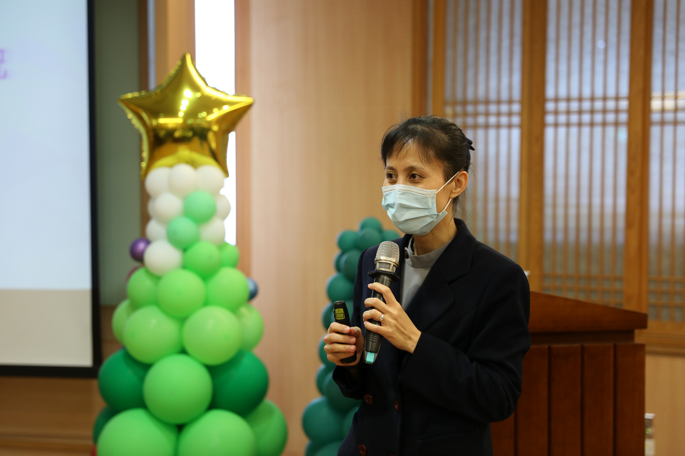 花蓮慈院人力資源室主任劉曉諭分享「醫事人力媒合平台」的應用。