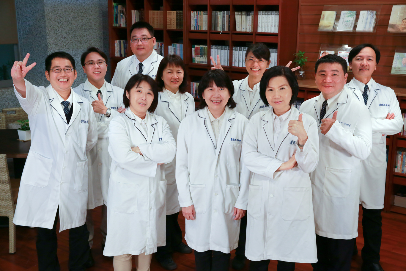 花蓮慈院藥學部團隊,「以病人為中心」藥師訓練及高品質的教學,獲得醫院醫事服務組的SNQ國家品質標章認證 花蓮慈院藥學部團隊,「以病人為中心」藥師訓練及高品質的教學,獲得醫院醫事服務組的SNQ國家品質標章認證