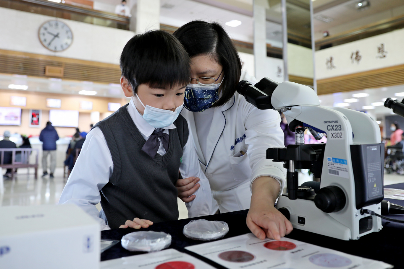 「醫檢師」常常隱身幕後，卻是為民眾治療疾病、把關健康不可或缺的重要人物