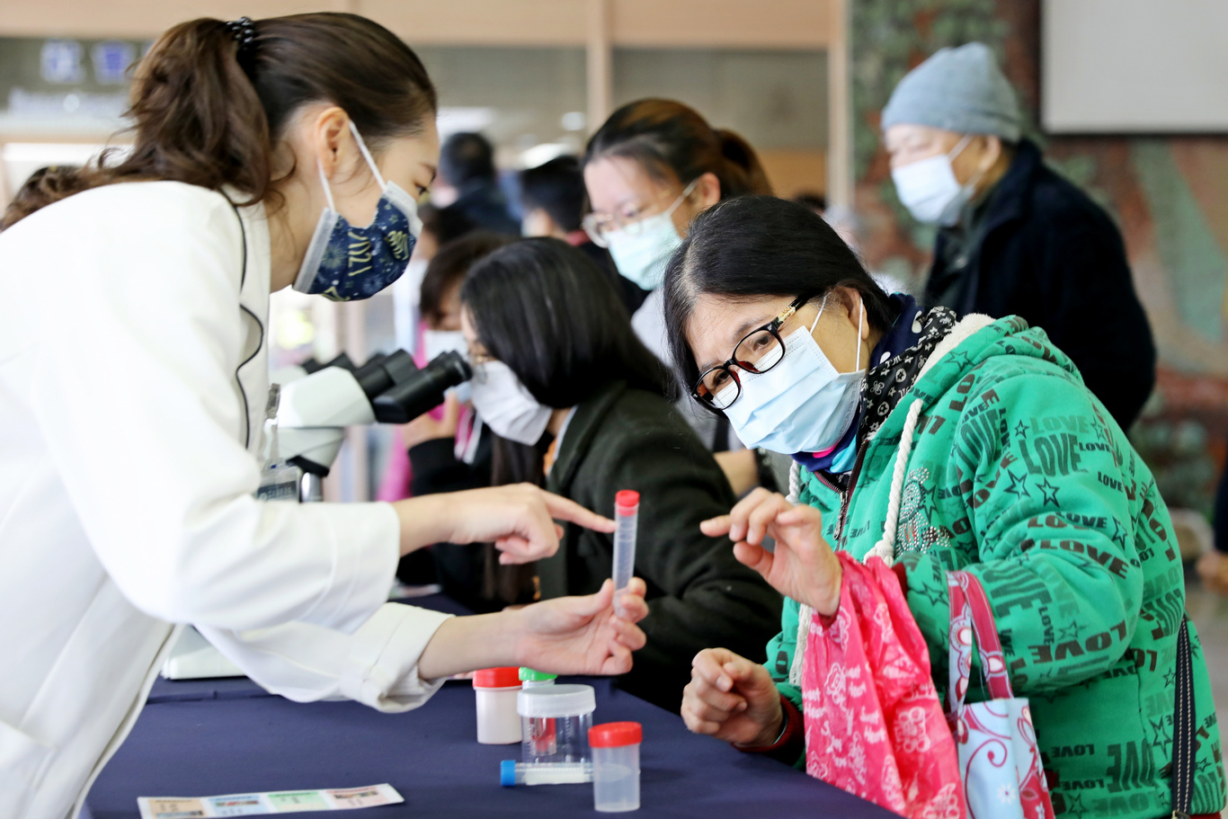 「醫檢師」常常隱身幕後，卻是為民眾治療疾病、把關健康不可或缺的重要人物