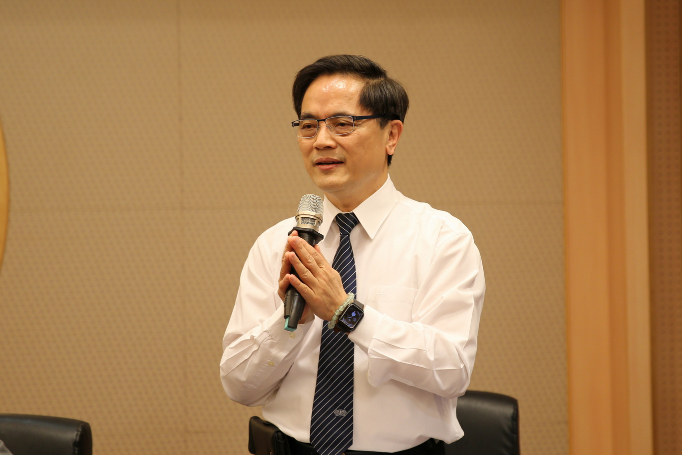 林欣榮院長也指出，證嚴法師開示時曾說，讀書會能幫助同仁了解「靜思法脈、慈濟宗門」，凝聚同仁的向心力。