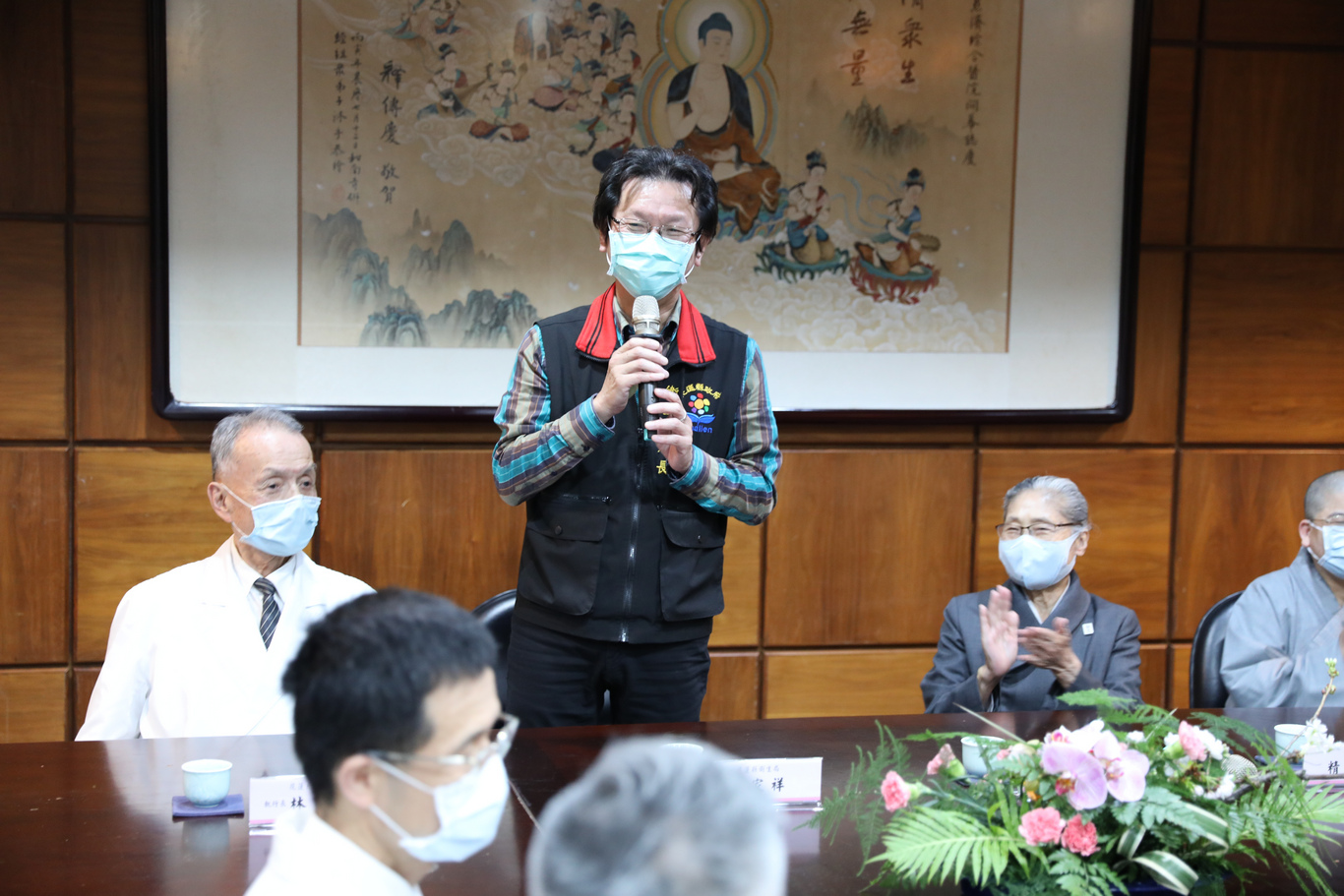 花蓮縣衛生局局長朱家祥，感謝花蓮慈院醫療團隊的付出。