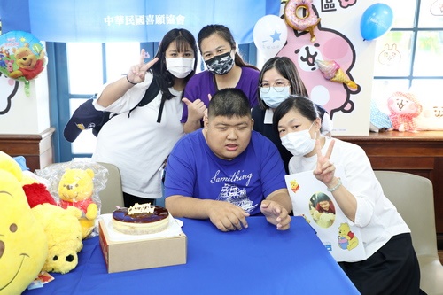 朱紹盈醫師和遺傳諮詢中心團隊也驚喜加入圓夢之旅