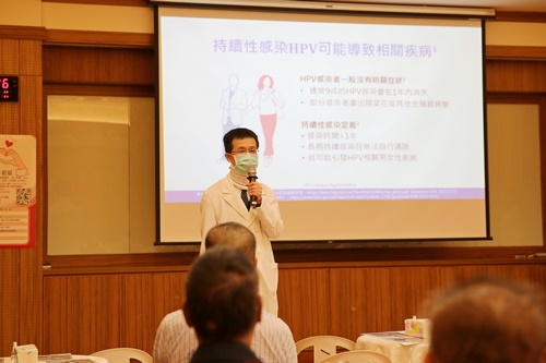 陳培榕副院長介紹「人類乳突病毒與頭頸癌」