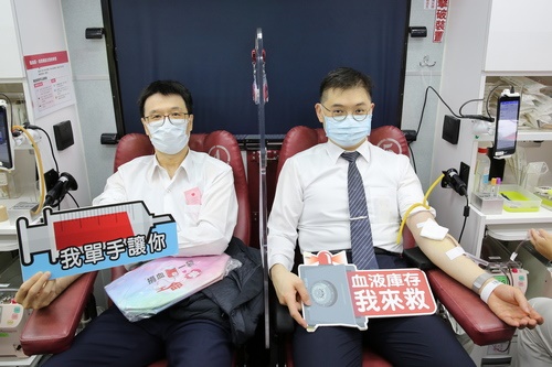 影像醫學部主任高鴻文、臨床病理科主任暨血液腫瘤科醫師黃威翰