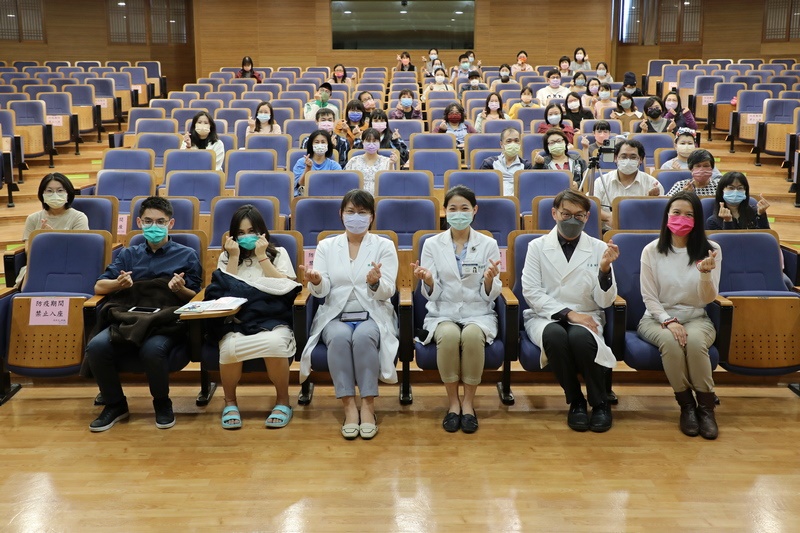花蓮慈濟醫院婦產部十二月八日舉辦「媽媽教室」