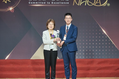 花蓮慈濟醫院在財團法人醫院評鑑暨醫療品質策進會第23屆國家醫療品質獎(NHQA)的中,於實證醫學類榮獲文獻查證臨床組銀獎、銅獎、文獻查證新人組銅獎等1銀2銅的佳績