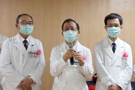 花蓮慈院副院長陳培榕、許文林、吳彬安感謝同仁的承擔