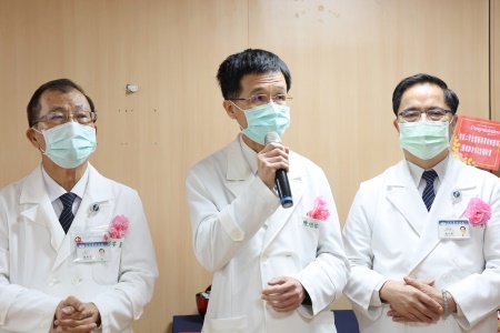 花蓮慈院副院長陳培榕、許文林、吳彬安感謝同仁的承擔