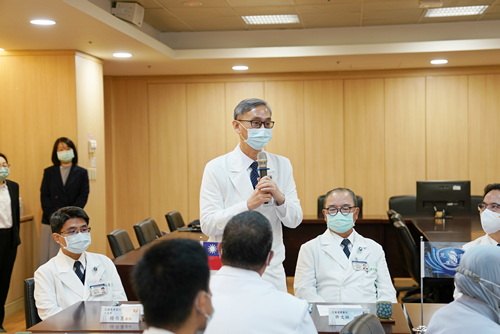 二週後為伊斯蘭教齋戒月，李啟誠主任已先請護理同仁研究如何照顧這群來自印尼的白衣大士