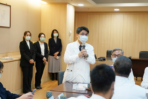 楊尚憲主任表示，很高興這幾週有Dr. Edi、 Dr. Anky、與Dr. Rendi加入骨髓移植病房照顧越南小病人行列，小朋友這星期應該可以離開移植室