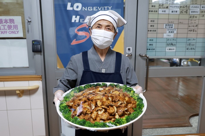 暖心加菜迎雙慶　顏靜曦師姊手作肉桂杏鮑菇