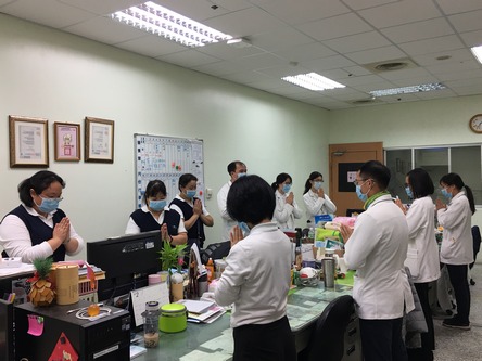 營養科也製作了「蔬食者聯盟」齋戒響應卡，由營養師們率先響應蔬食顧健康，但願帶動更多人響應齋戒，為地球環境的永續與健康付出一份心力