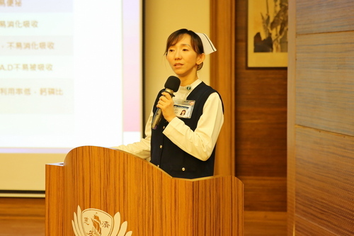 花蓮慈濟醫院婦產科病房護理長林嘉慧教媽咪們預防乳腺炎的方法