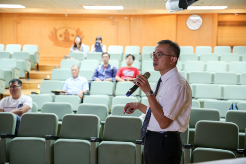 心臟血管外科鄭伊佐醫師與病友分享心衰竭的外科治療 心臟血管外科鄭伊佐醫師與病友分享心衰竭的外科治療