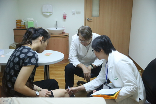 今年每站測驗結束後，考生可以得到考官的立即回饋，以加強不足的地方