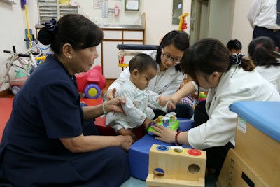 2015/03/19~21花蓮慈濟醫院日誌─ ─珍妮潔妮術後勤復健 家人見證醫療奇蹟