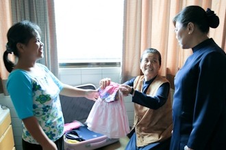 2015/04/02～08花蓮慈濟醫院日誌─ ─迎接獨立人生　菲國連體嬰珍妮潔妮健康返鄉