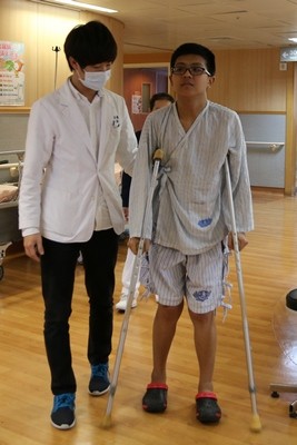 跨海就醫喜獲新生 馬國少年邁開幸福步伐