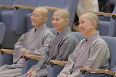 2015/04/11~12 花蓮慈院《誠情醫療福富足》第三屆臺灣人醫論壇日誌(二) ─ ─ 盤山過嶺護生命 仁醫之愛圓滿人醫論壇