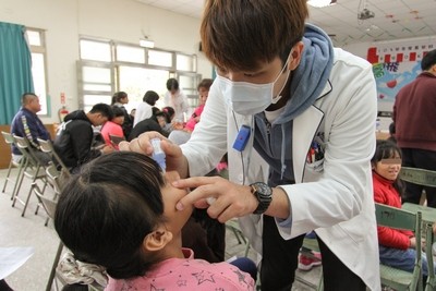 美麗新「鏡」界　偏鄉學童眼科義診