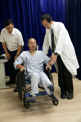 2015/08/02～04花蓮慈濟醫院日誌（二）─ ─抖動逾二十年　鄭大耿跨海求醫見曙光