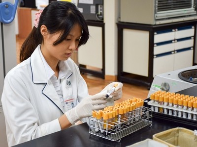 觀察入微守護生命 他們是「醫檢師」!