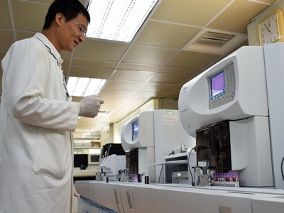 觀察入微守護生命 他們是「醫檢師」!