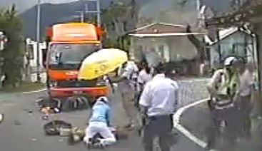 護理師林冠蓉默默救老翁一命　獲各界讚為最美的身影