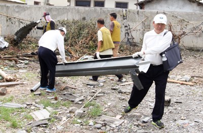 風雨過後不孤單 醫療團隊齊心協力護災民 風雨過後不孤單 醫療團隊齊心協力護災民