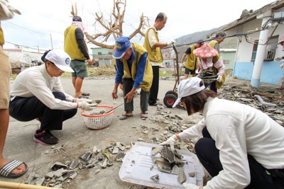 風雨過後不孤單 醫療團隊齊心協力護災民 風雨過後不孤單 醫療團隊齊心協力護災民
