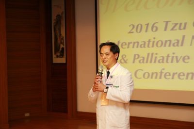 林欣榮院長引述上人送給他的八個字「提昇品質,人才培養」,以此作為未來努力的目標 林欣榮院長引述上人送給他的八個字「提昇品質,人才培養」,以此作為未來努力的目標