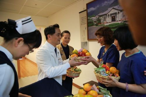 2017/01/27花蓮慈濟醫院日誌－－守護生命全年無休 花蓮慈院平安圍爐