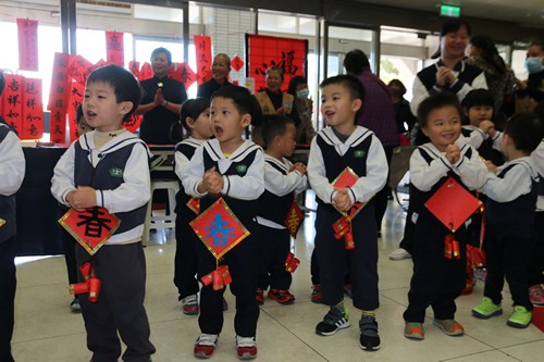 新春揮毫年味濃 祝福好話滿醫院