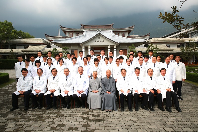 堅定醫療使命 邁向四十勇於承擔