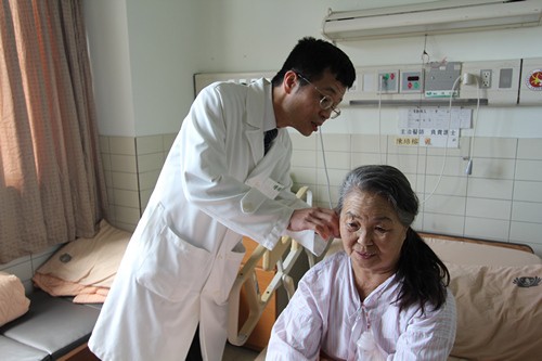 偏鄉醫療愛接力 白袍之志守護健康